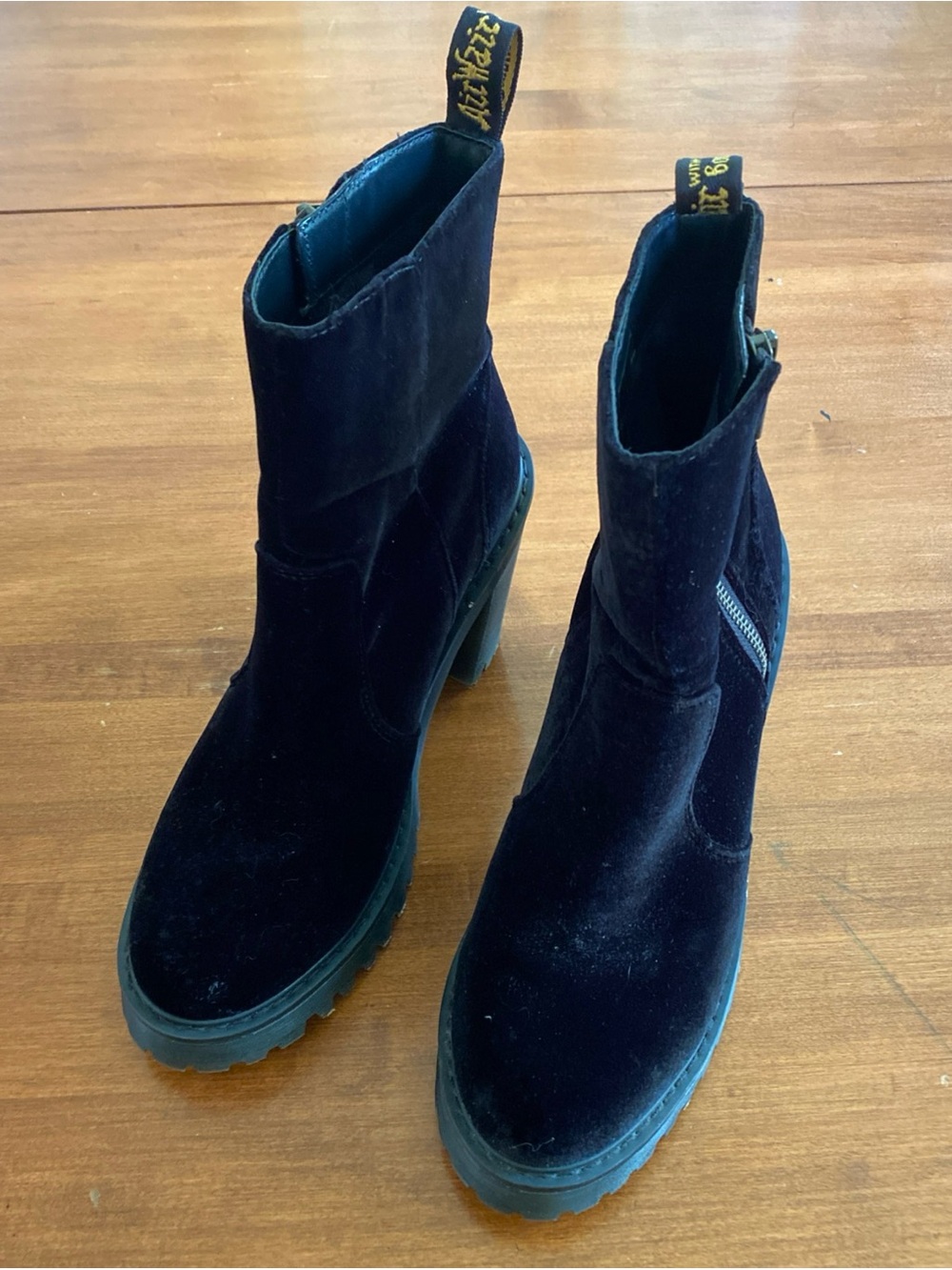 Dr. Martens MAGDALENA II VELVET Black Boot Retired New W/O Box Size 9 Women’s